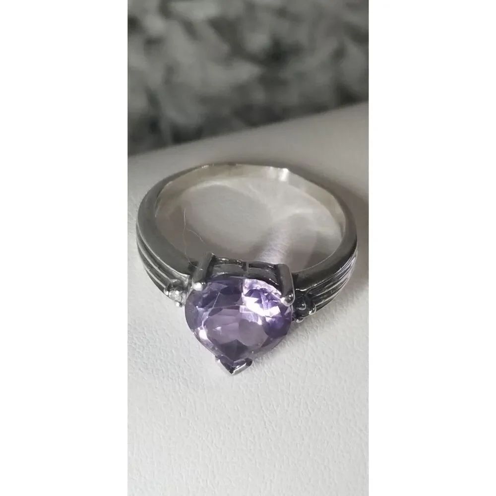 .925 Sterling Silver Amethyst Heart Ring Size 9
